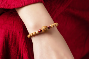 屬鼠的人佩戴什么手串最好