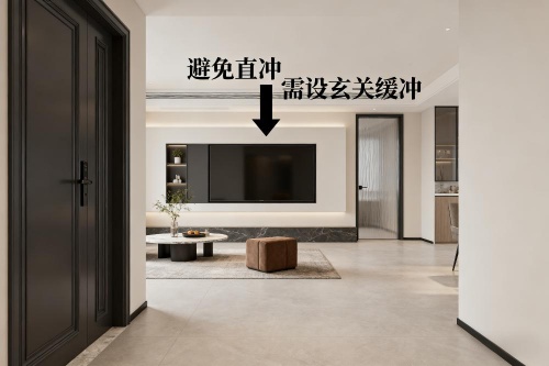 進門看見沙發(fā)好還是電視背景墻好
