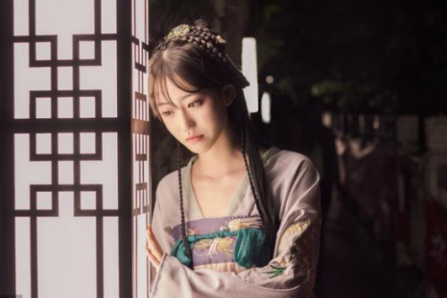 命帶華蓋女人相貌特征